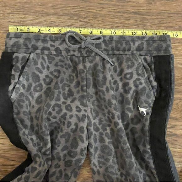 Victoria’s Secret Pink Leopard Thick Fleece Joggers Gray Black White Size Medium - Picture 10 of 14
